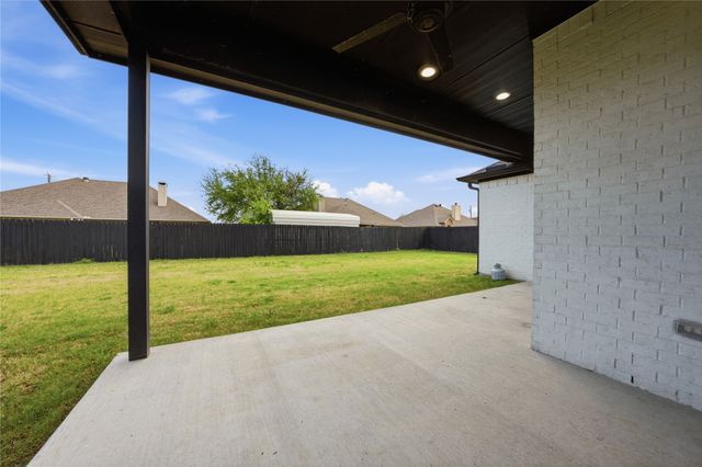 314 W James Street, Mabank, TX 75147