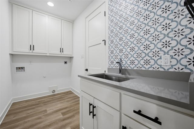 314 W James Street, Mabank, TX 75147