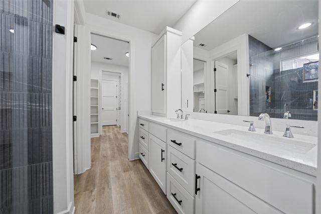 314 W James Street, Mabank, TX 75147