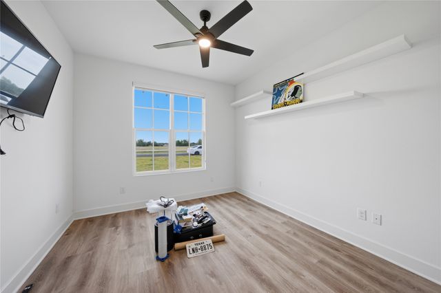 314 W James Street, Mabank, TX 75147