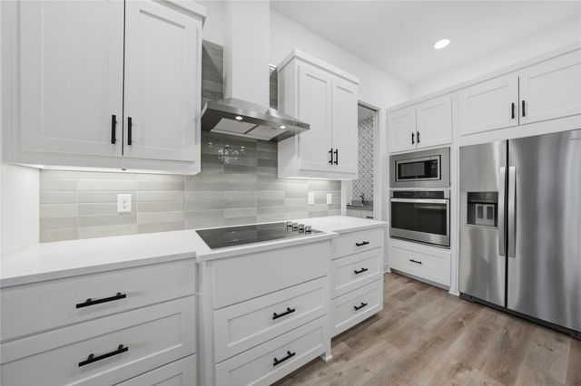 314 W James Street, Mabank, TX 75147