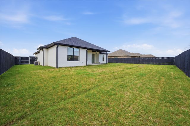 314 W James Street, Mabank, TX 75147