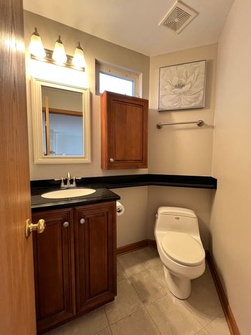 142 Mountain Laurel Court, Romeoville, IL 60446