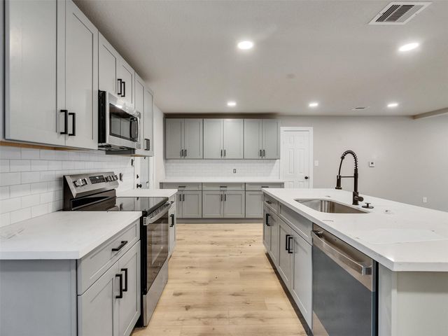 3709 Kettering Avenue, Bay City, TX 77414