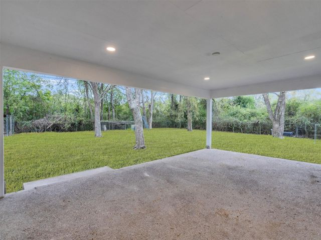 3709 Kettering Avenue, Bay City, TX 77414