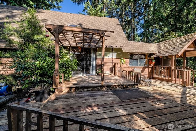 17924 E Clear Lake Boulevard SE, Yelm, WA 98597