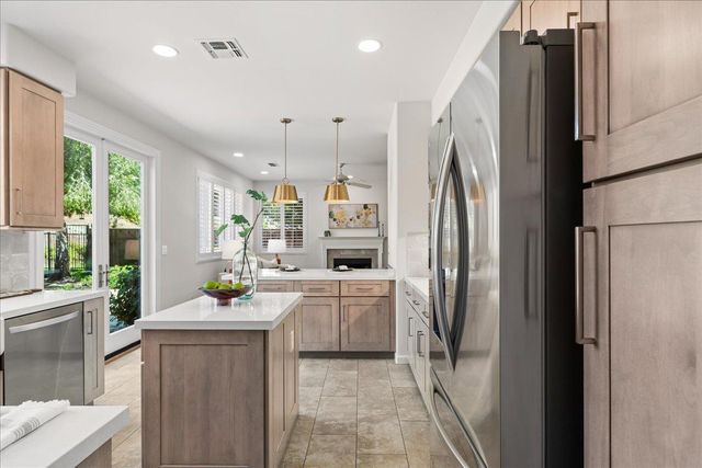4242 Pinehurst Cir, Stockton, CA 95219