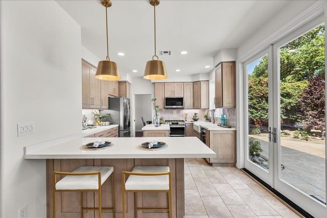 4242 Pinehurst Cir, Stockton, CA 95219