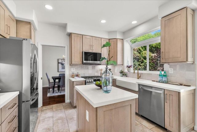 4242 Pinehurst Cir, Stockton, CA 95219
