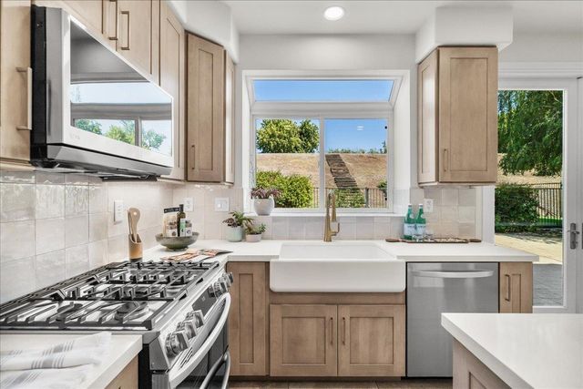 4242 Pinehurst Cir, Stockton, CA 95219