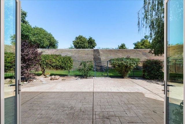 4242 Pinehurst Cir, Stockton, CA 95219