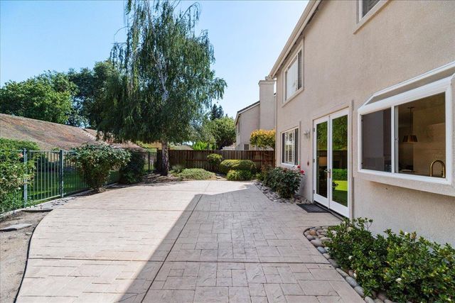 4242 Pinehurst Cir, Stockton, CA 95219