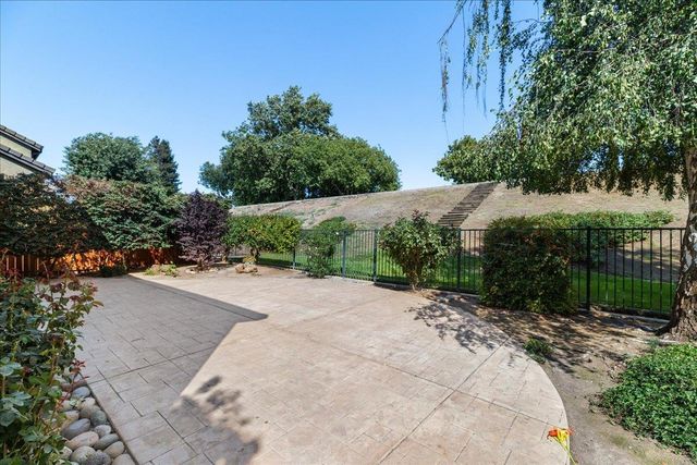 4242 Pinehurst Cir, Stockton, CA 95219