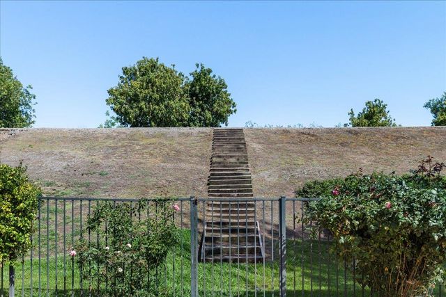 4242 Pinehurst Cir, Stockton, CA 95219