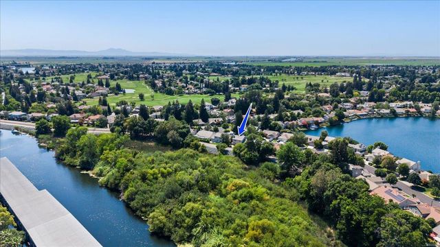 4242 Pinehurst Cir, Stockton, CA 95219