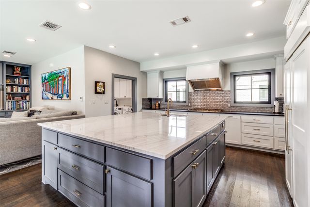 10615 Park Preston Drive, Dallas, TX 75230