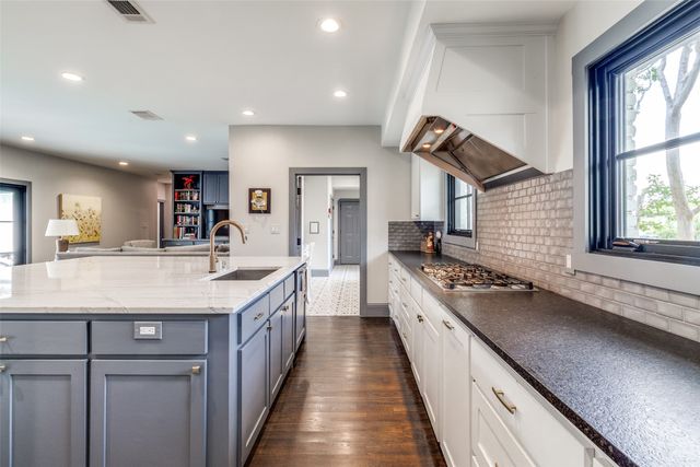 10615 Park Preston Drive, Dallas, TX 75230