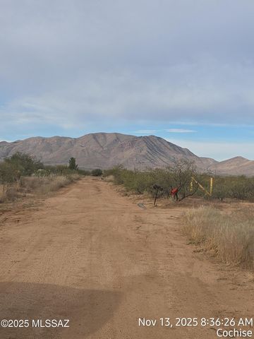 350 W Apache Way, Cochise, AZ 85606