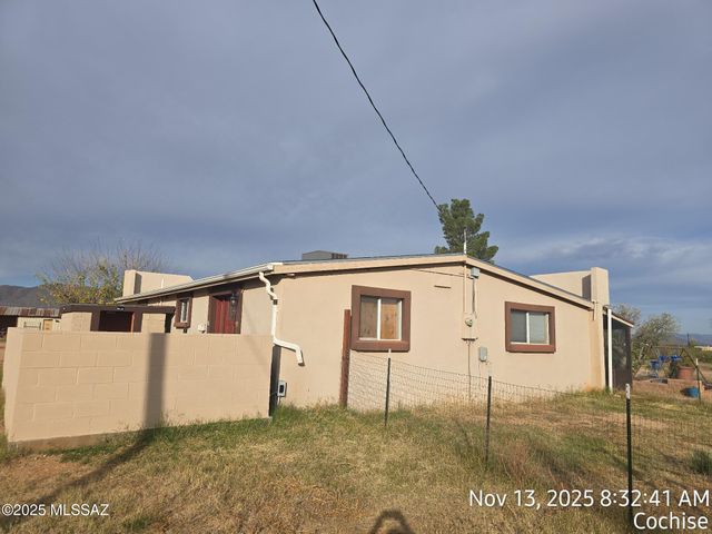 350 W Apache Way, Cochise, AZ 85606