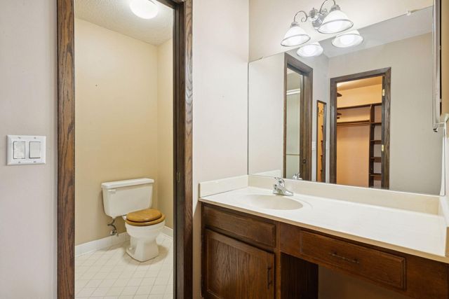 9600 Portland Avenue S 109, Bloomington, MN 55420