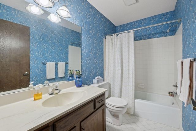 9600 Portland Avenue S 109, Bloomington, MN 55420