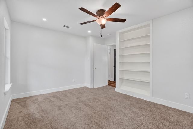 4828 Staples Avenue, Fort Worth, TX 76133