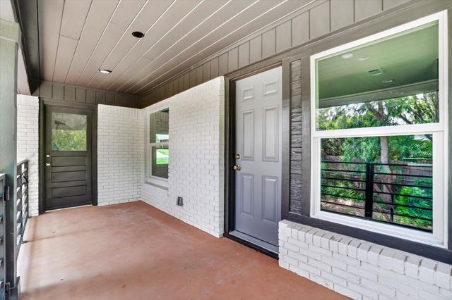 4828 Staples Avenue, Fort Worth, TX 76133