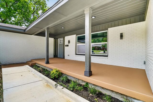 4828 Staples Avenue, Fort Worth, TX 76133