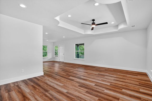 4828 Staples Avenue, Fort Worth, TX 76133