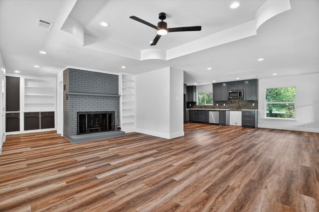4828 Staples Avenue, Fort Worth, TX 76133