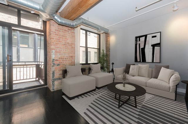 520 W HURON Street 204, Chicago, IL 60654