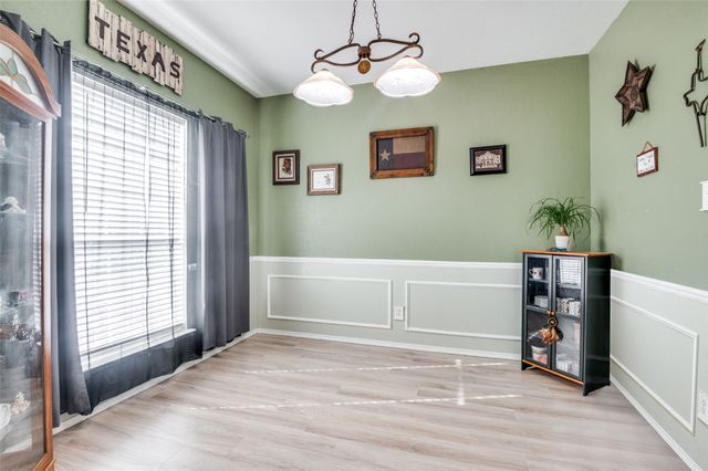 219 Garden Valley Lane, Red Oak, TX 75154