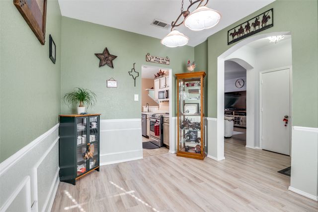 219 Garden Valley Lane, Red Oak, TX 75154