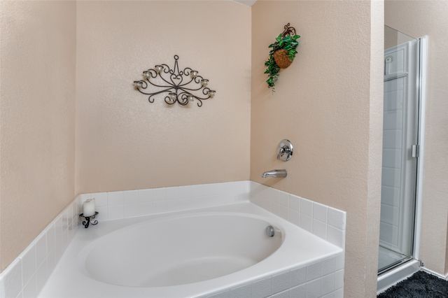 219 Garden Valley Lane, Red Oak, TX 75154