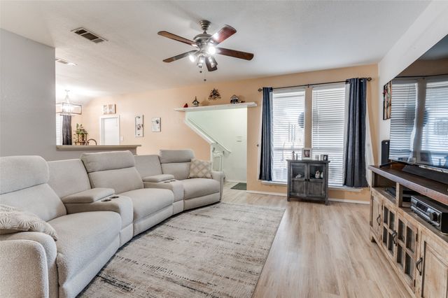 219 Garden Valley Lane, Red Oak, TX 75154