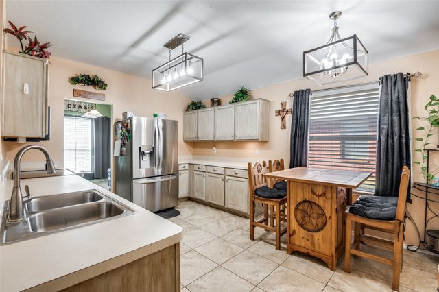 219 Garden Valley Lane, Red Oak, TX 75154