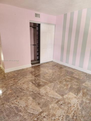 11130 N Lakeview Drive 1, Pembroke Pines, FL 33026