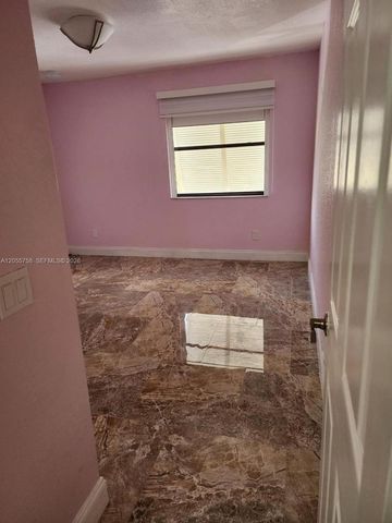 11130 N Lakeview Drive 1, Pembroke Pines, FL 33026