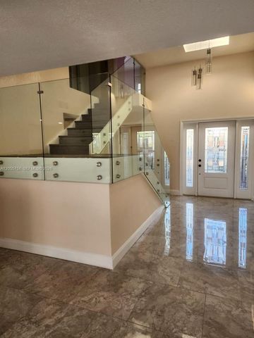 11130 N Lakeview Drive 1, Pembroke Pines, FL 33026