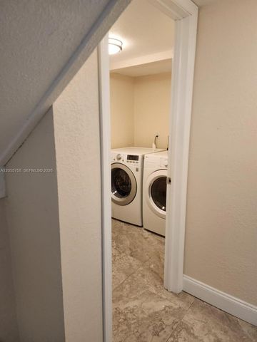 11130 N Lakeview Drive 1, Pembroke Pines, FL 33026