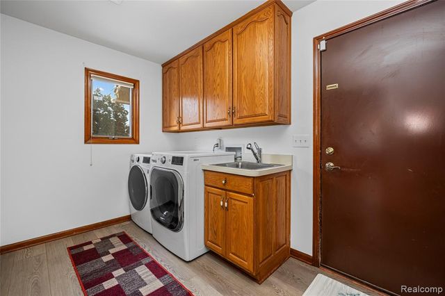 2411 Lassiter Drive, Rochester Hills, MI 48309