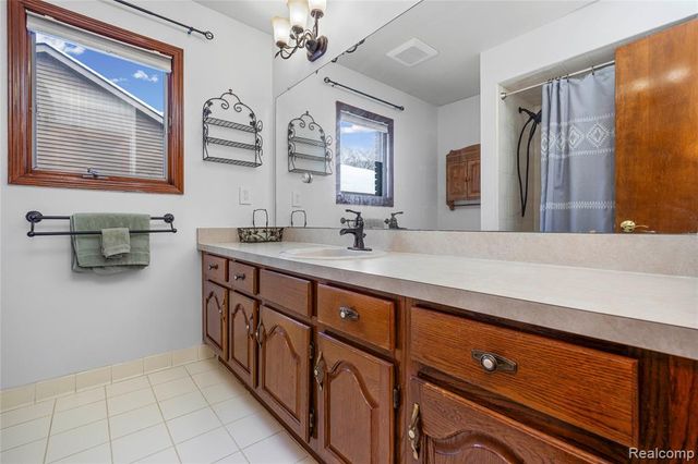 2411 Lassiter Drive, Rochester Hills, MI 48309