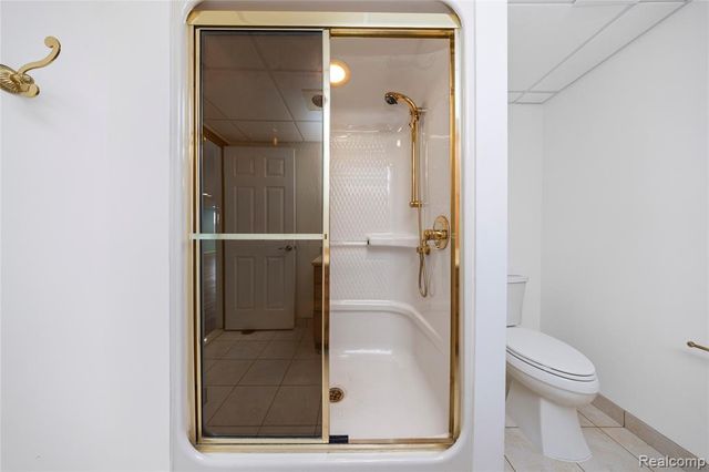 2411 Lassiter Drive, Rochester Hills, MI 48309