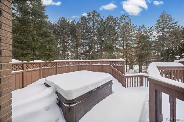 2411 Lassiter Drive, Rochester Hills, MI 48309