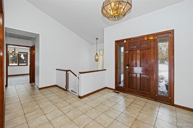 2411 Lassiter Drive, Rochester Hills, MI 48309