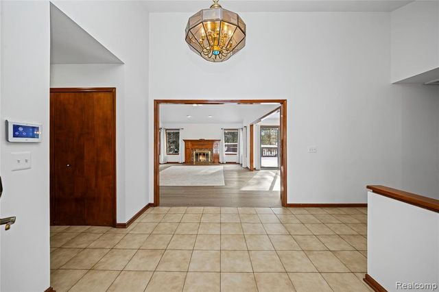 2411 Lassiter Drive, Rochester Hills, MI 48309