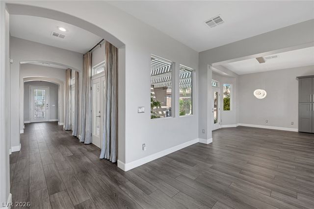 60 Chapman Heights Street, Las Vegas, NV 89138
