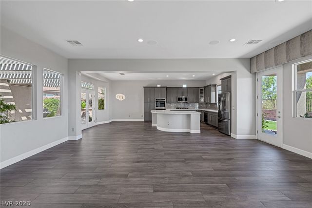 60 Chapman Heights Street, Las Vegas, NV 89138