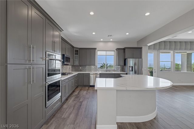 60 Chapman Heights Street, Las Vegas, NV 89138
