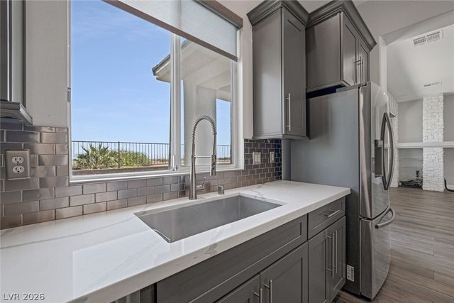 60 Chapman Heights Street, Las Vegas, NV 89138